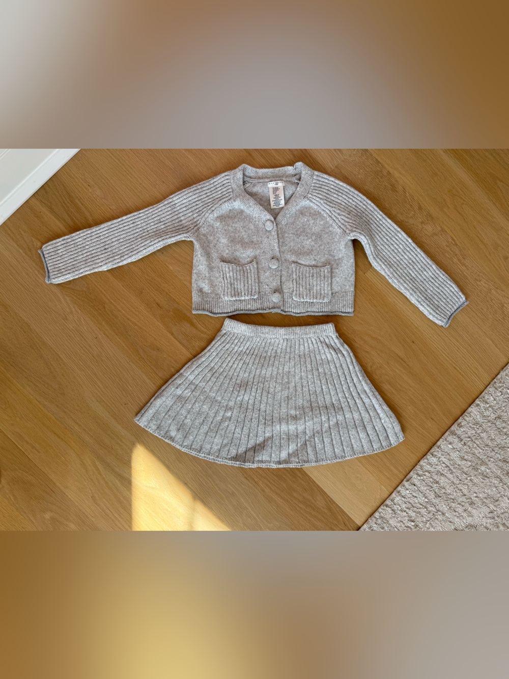 Max Studio Girl Ribbed Knit Cardigan and Skirt Set - Light Gray Size 5-6